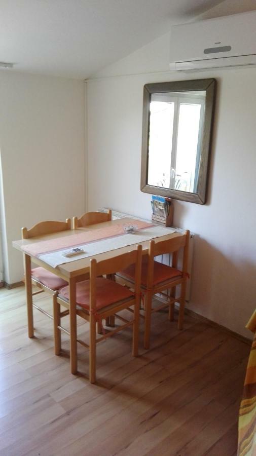 Apartment Samanta Sisan Exterior foto